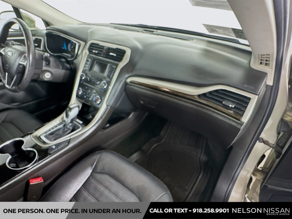 Used 2016 Ford Fusion SE w/ Equipment Group 502A FWD image 28
