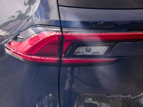 Certified 2024 Toyota Grand Highlander XLE image 8