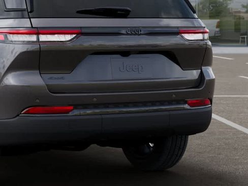 New 2025 Jeep Grand Cherokee Limited AWD/4WD image 13