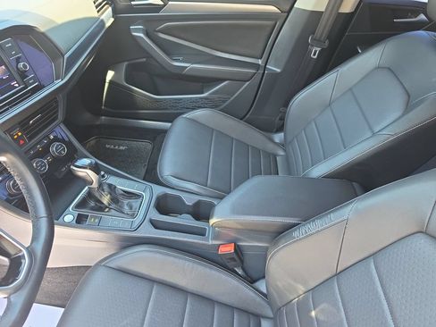 Used 2024 Volkswagen Jetta SE FWD image 26