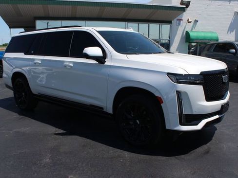 Used 2022 Cadillac Escalade ESV Sport Platinum w/ LPO, ONYX Package image 24