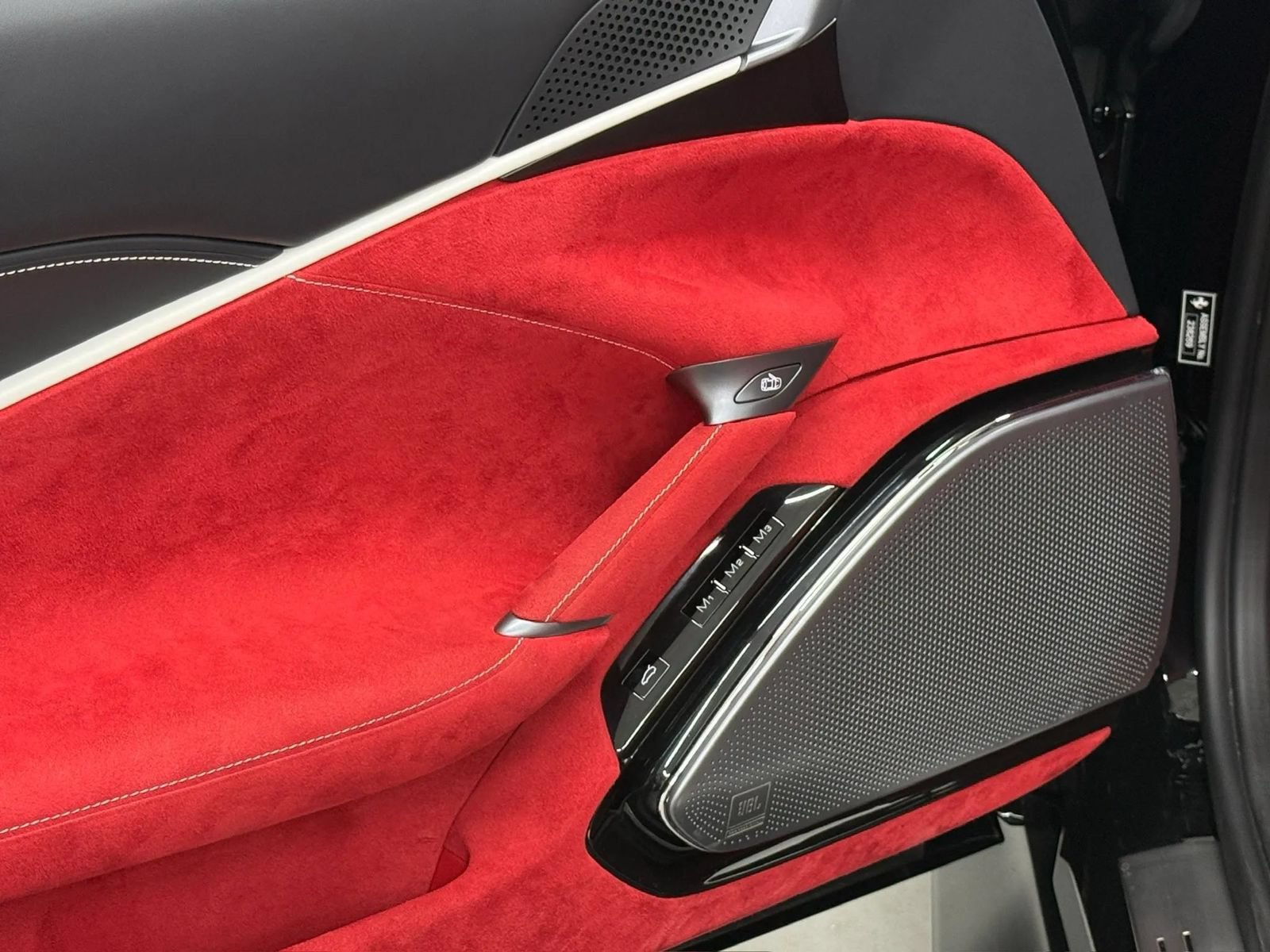 Used 2025 Ferrari Roma Spider RWD image 39