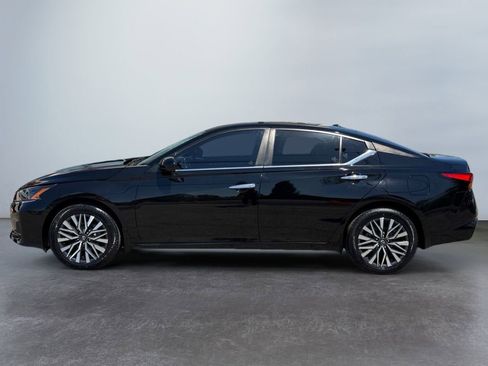 Used 2023 Nissan Altima 2.5 SV AWD/4WD image 8