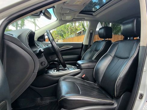 Used 2019 INFINITI QX60 Luxe w/ Essential Package image 4