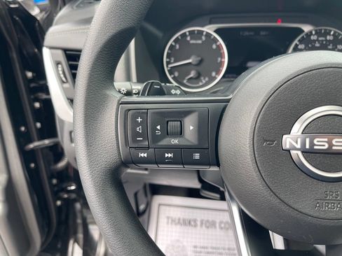 Used 2024 Nissan Rogue SV AWD/4WD image 15