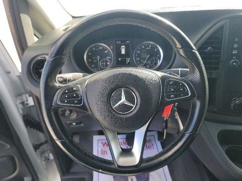 Used 2023 Mercedes-Benz Metris image 13
