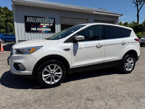 Used 2017 Ford Escape SE AWD/4WD image 1