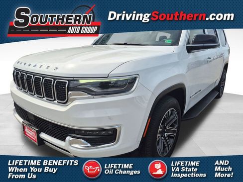 Used 2024 Jeep Wagoneer L Series II w/ Flexible Seating Group image 1