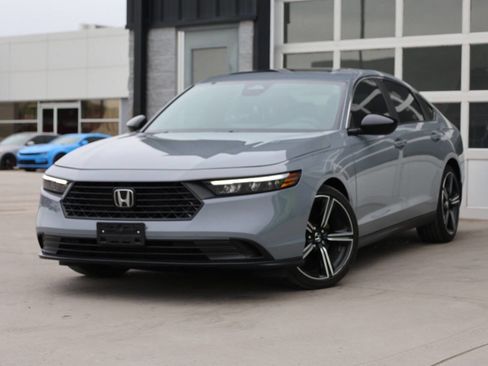 Used 2023 Honda Accord Sport image 3