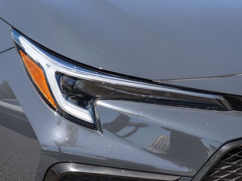 Used 2025 Toyota Corolla SE FWD image 6