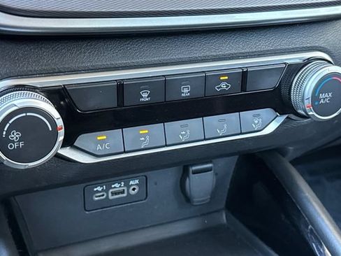 Used 2024 Nissan Altima 2.5 SR FWD image 28