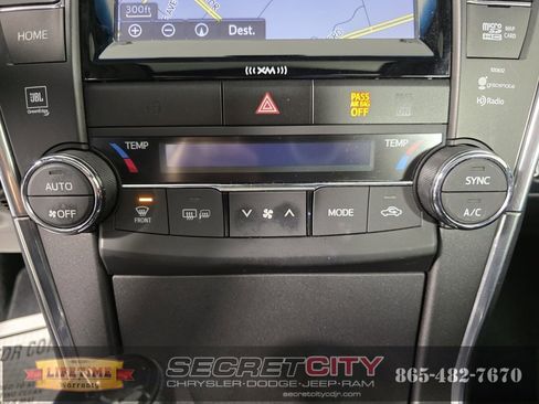 Used 2016 Toyota Camry XLE image 23
