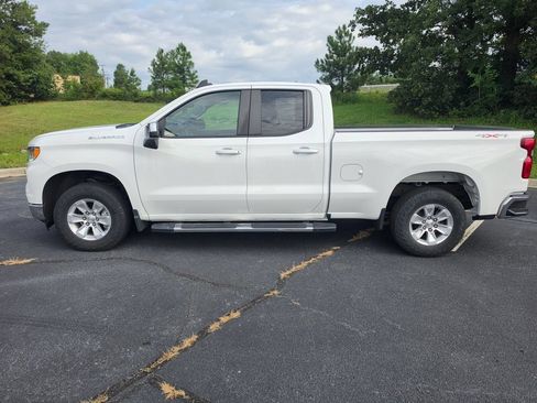 Used 2023 Chevrolet Silverado 1500 LT AWD/4WD image 5