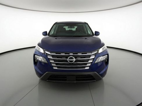 Used 2025 Nissan Rogue SV FWD image 2