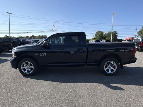 Used 2018 RAM 1500 Express AWD/4WD image 8