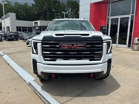 Used 2025 GMC Sierra 2500 AT4 w/ AT4 Premium Plus Package AWD/4WD image 2
