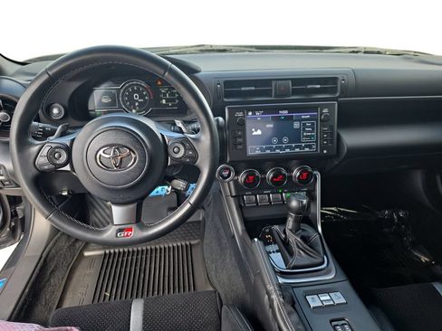 Used 2025 Toyota GR86 Premium w/ ALL Weather Mat Package (TMS) RWD image 13
