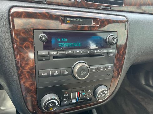 Used 2015 Chevrolet Impala LTZ image 25