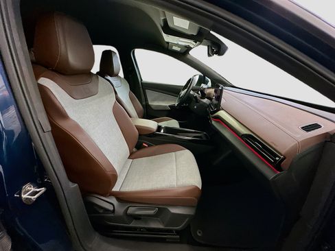 Used 2023 Volkswagen ID.4 Pro image 32