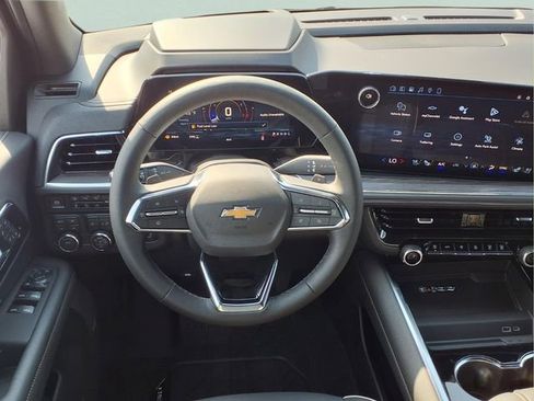 New 2026 Chevrolet Suburban Premier AWD/4WD image 4