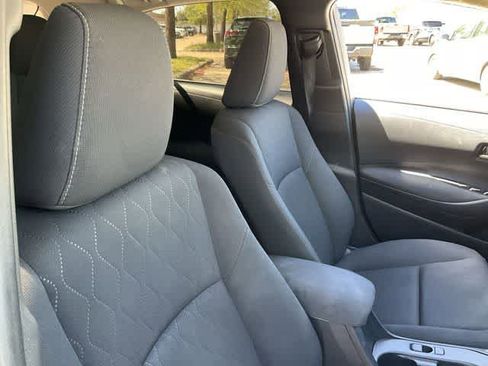 Used 2025 Toyota Corolla LE FWD image 17