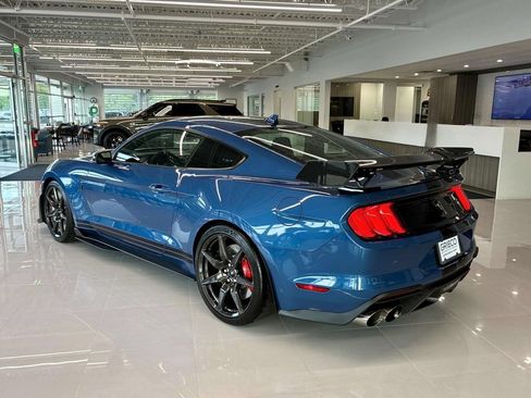 Used 2021 Ford Mustang Shelby GT500 w/ Carbon Fiber Track Pack RWD image 5