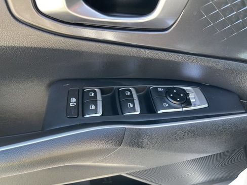 Used 2023 Kia Sorento LX AWD/4WD image 14