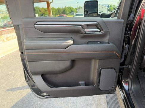 Used 2024 GMC Sierra 2500 AT4 w/ AT4 Premium Plus Package AWD/4WD image 19