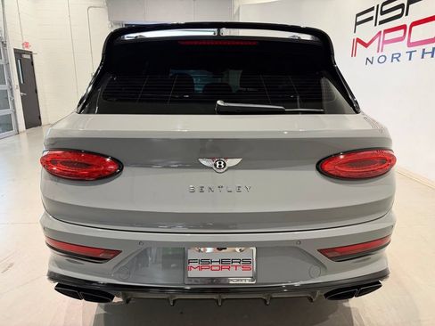 Used 2022 Bentley Bentayga AWD/4WD image 9