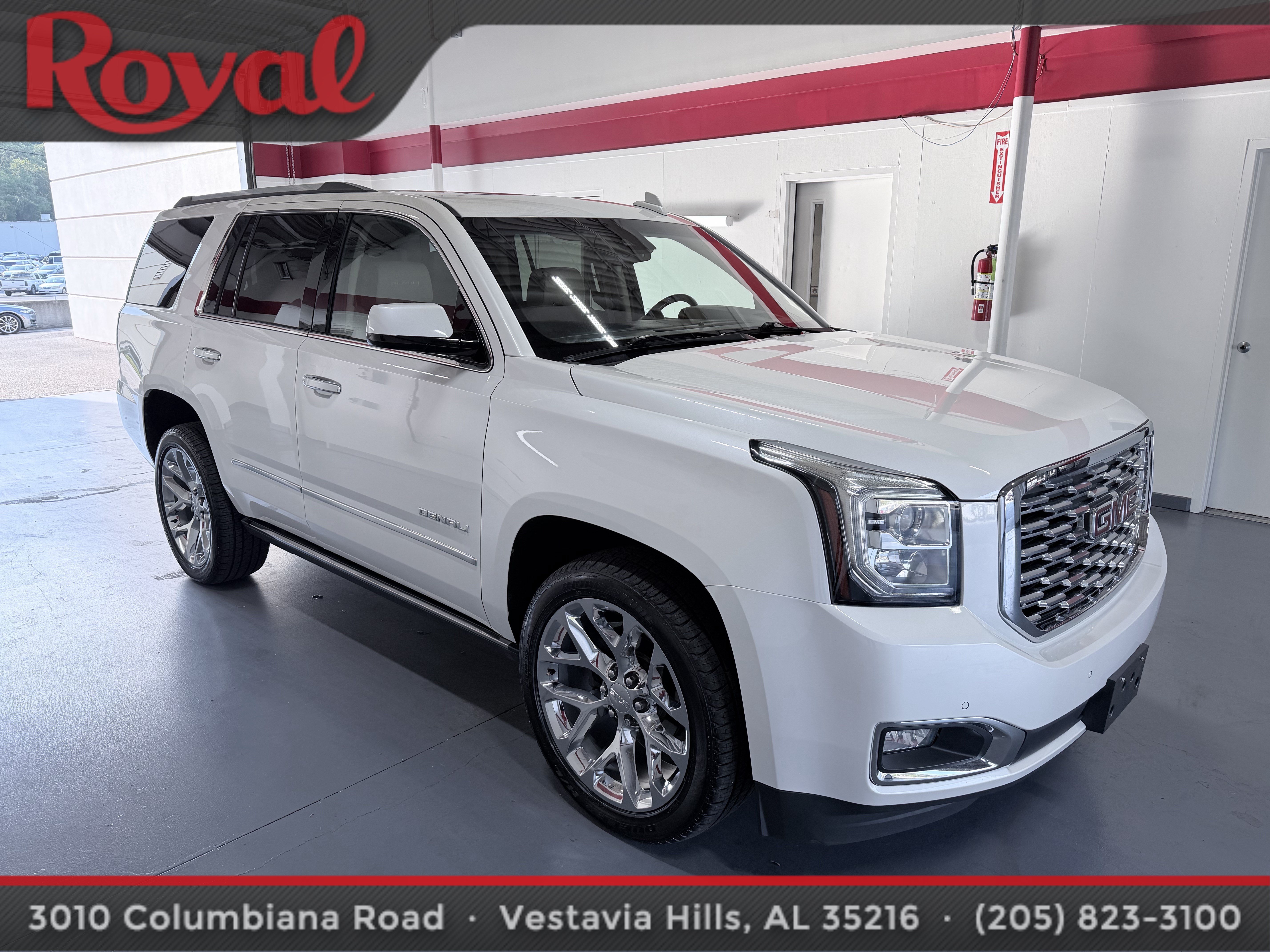 Used 2020 GMC Yukon Denali w/ Denali Ultimate Package AWD/4WD image 3