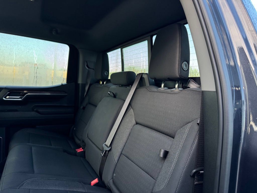 Used 2024 GMC Sierra 1500 Elevation w/ Preferred Package AWD/4WD image 10