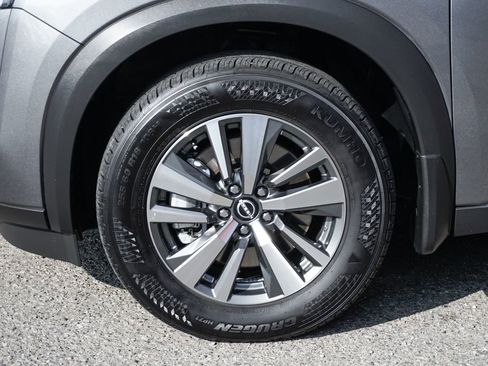 Used 2025 Nissan Pathfinder SL image 42