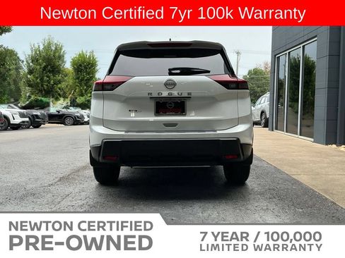 Used 2026 Nissan Rogue SV w/ Cold Weather Package FWD image 5