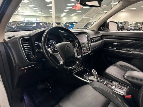 Used 2018 Mitsubishi Outlander GT AWD/4WD image 15
