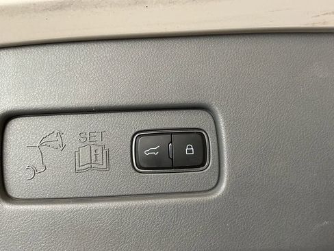 Used 2020 Lincoln Aviator Reserve image 30