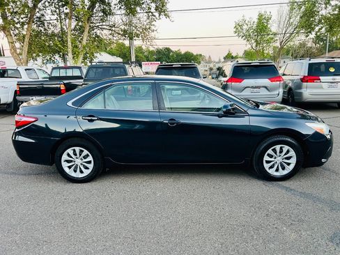 Used 2015 Toyota Camry LE image 6