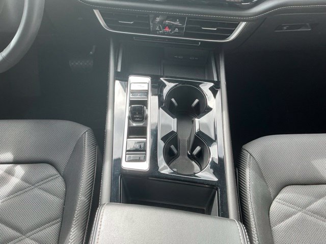 Used 2024 Volkswagen Atlas Cross Sport SE FWD image 26