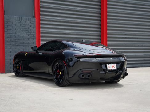 Used 2023 Ferrari Roma RWD image 13
