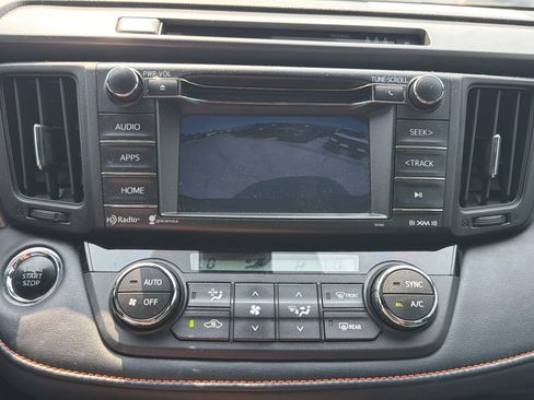 Used 2018 Toyota RAV4 SE w/ Power Extra Value Package FWD image 20