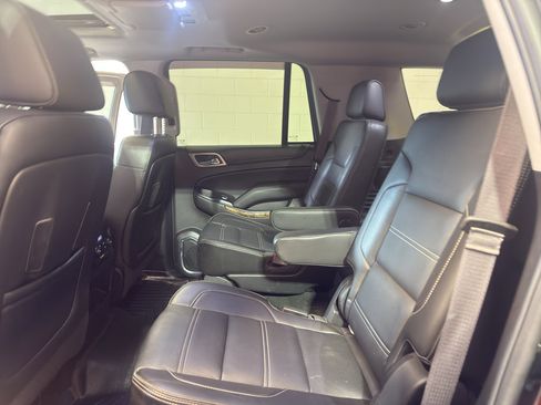 Used 2015 GMC Yukon Denali w/ Premium Package AWD/4WD image 29