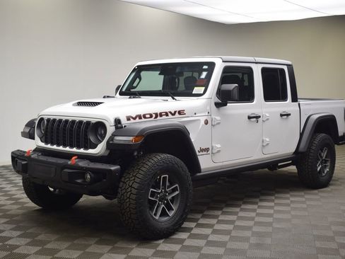 New 2026 Jeep Gladiator Mojave w/ Steel Bumper Group image 17