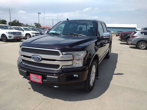 Used 2018 Ford F150 Platinum w/ Equipment Group 701A Luxury image 2