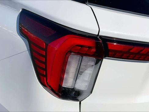 Certified 2025 Ford Explorer Active image 29