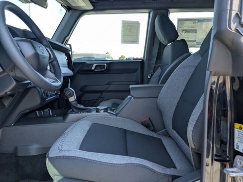 New 2025 Ford Bronco 4-Door image 14