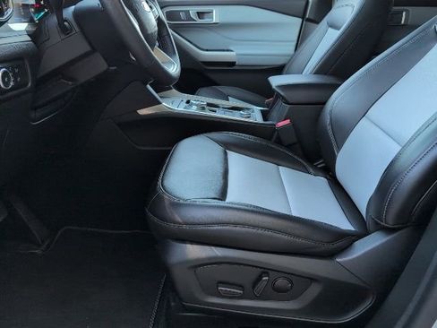 Used 2024 Ford Explorer XLT w/ Equipment Group 202A image 13