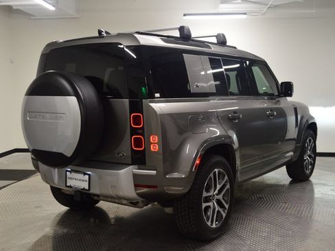 Used 2022 Land Rover Defender 110 XS Edition AWD/4WD image 7