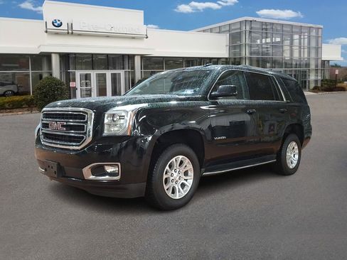 Used 2017 GMC Yukon SLT image 1
