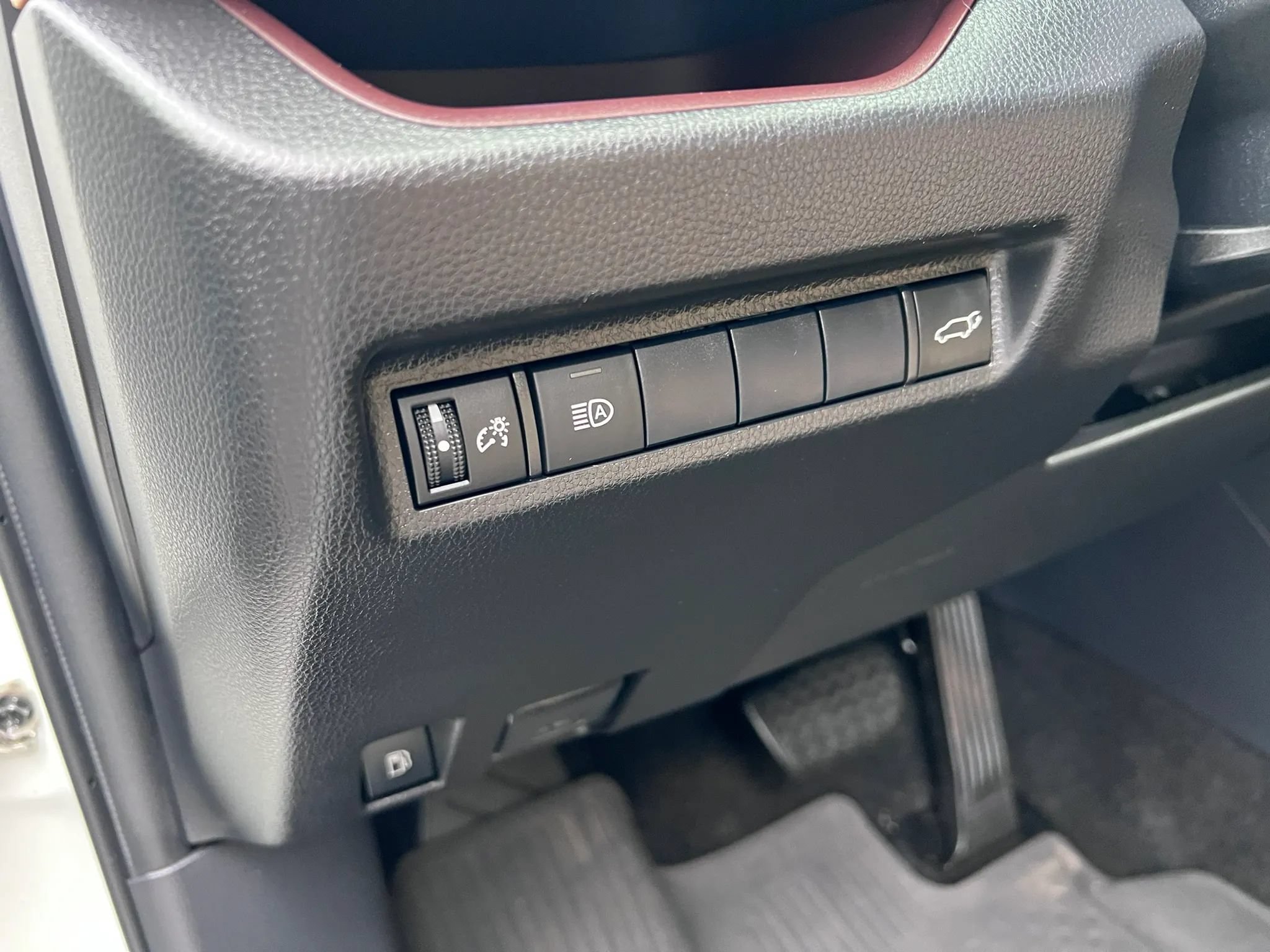 Used 2020 Toyota RAV4 Limited w/ All Weather Liner Package AWD/4WD image 15