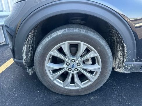 Used 2023 Ford Explorer XLT w/ Equipment Group 202A AWD/4WD image 19