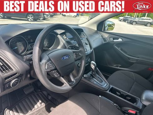 Used 2015 Ford Focus SE FWD image 12
